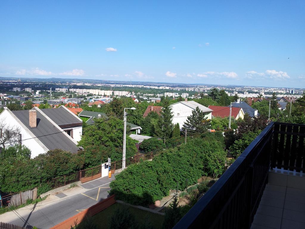 Agi Panzio Obuda Bed & Breakfast Budapest Luaran gambar