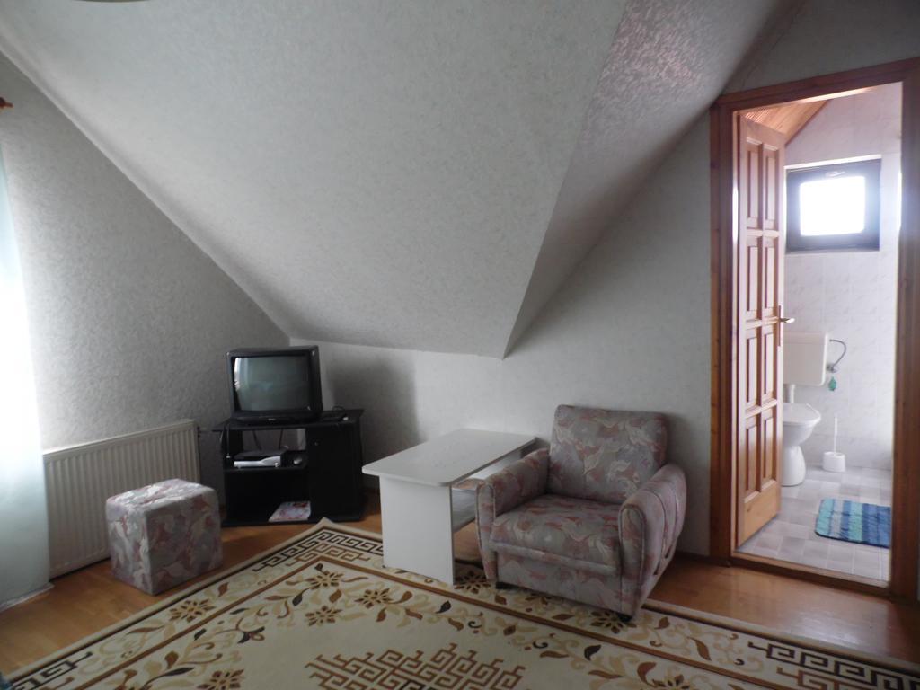 Agi Panzio Obuda Bed & Breakfast Budapest Luaran gambar