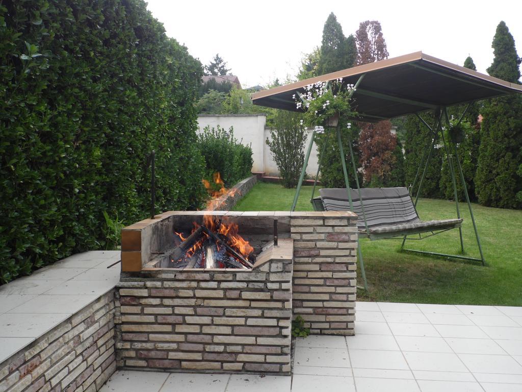 Agi Panzio Obuda Bed & Breakfast Budapest Luaran gambar